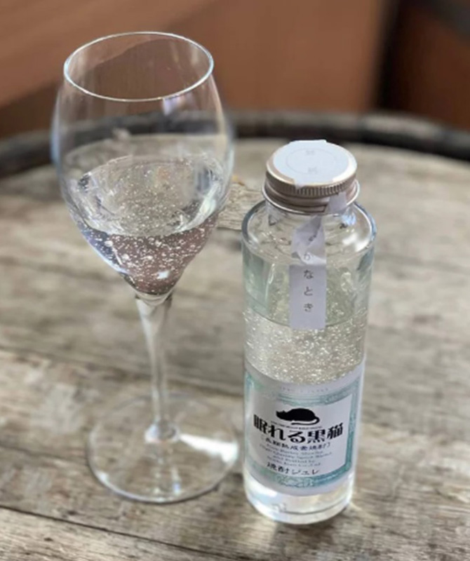 長期熟成麦焼酎「眠れる黒猫」のジュレ